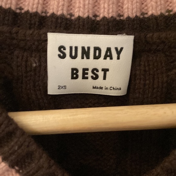 Pink and brown Aritzia sweater vest. - Picture 3 of 3